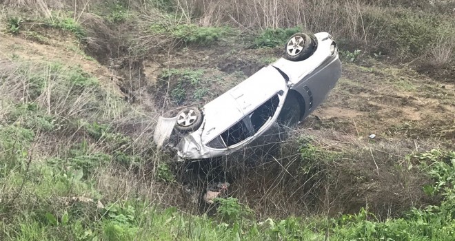 Otomobil Takla Attı 2 Kişi Yaralandı