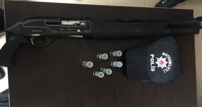 Durdurulan Araçta Pompalı Tüfek Ele Geçirildi