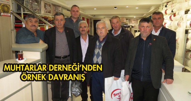 Muhtarlar Derneği’nden Öğrencilere Giysi Yardımı