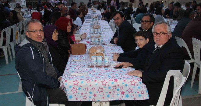 Öğrenciler ve Veliler İftar’da Buluştu