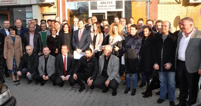 AK PARTİ İL BAŞKANI YÜKSEL VE EKİBİ MAZBATALARINI ALDI