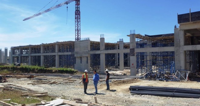 Belediye Başkani Yurdakul Et Kombina Tesisi'nin İnşaat Çalişmalarini İnceledi